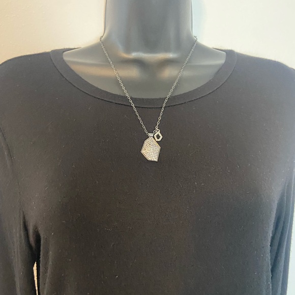 Lia Sophia Jewelry - Elegant Gunmetal Pendant Necklace